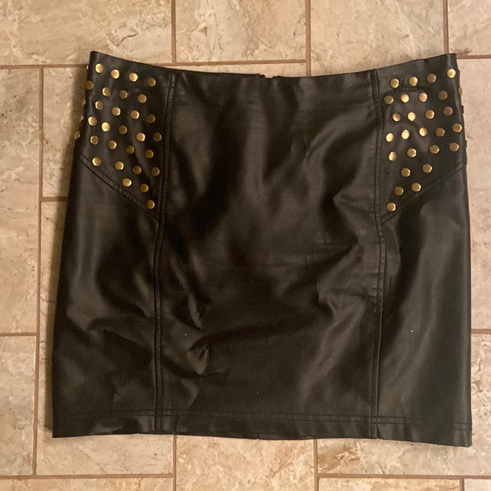BeBe skirt